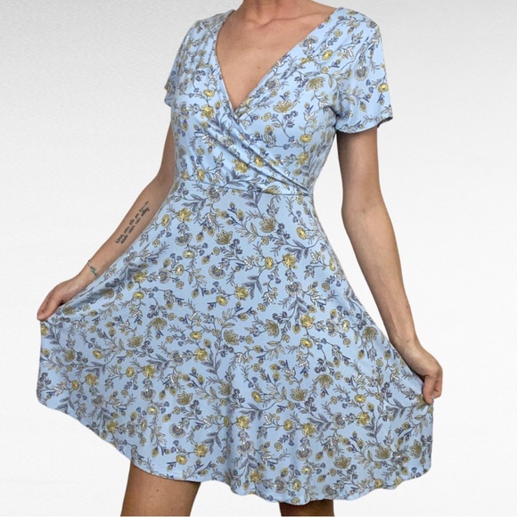 Rachel Ashwell | Sky Blue Botanical Short Sleeve Surplice V-Neck Mini Sundress - Picture 6 of 7